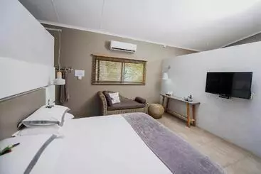پانسیون Birds Babble Self Catering