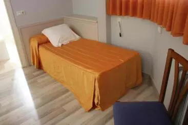 ペンション Hostal Montserrat