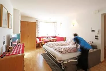 アパートホテル Ciasa Rudiferia Appartamenti In Alta Badia