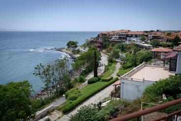 ペンション Guest House Ianis Paradise