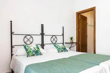 ペンション Hostal Tres Molins