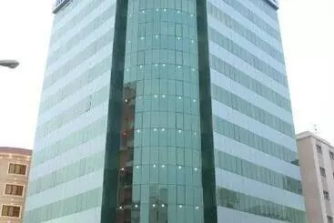 Aparthotel Sara Plaza