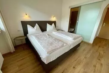 ユースホステル Transit Rooms   Your Stopover