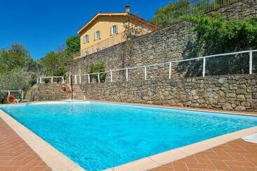 هتل Agriturismo La Corte