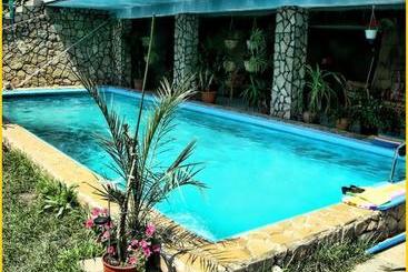 بنسيون Attila S Guest House