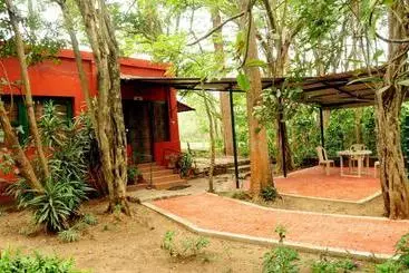 Majatalo Bamboo Banks Farm & Guest House