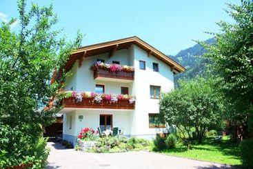 بنسيون Gästehaus Toferer