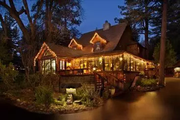 ユースホステル Strawberry Creek Inn