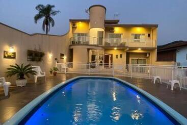 پانسیون Pousada Juliane