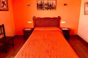 بنسيون Hostal Muriel