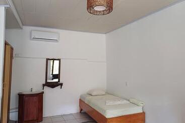 ユースホステル Mirians Place Drake