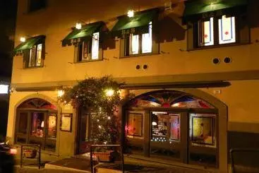 Pensió Gente Di Notte