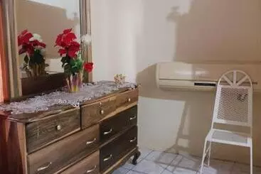 پانسیون Tina's Guest House