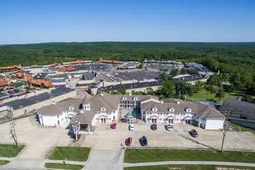 Retkeilymaja Osage Village Inn