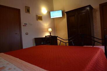 Отель Il Vecchio Pioppo