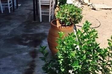 Periyiali Apartments