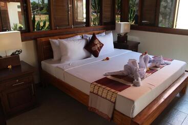 Pension (Hôtel basse catégorie) Nur Guest House By Purely