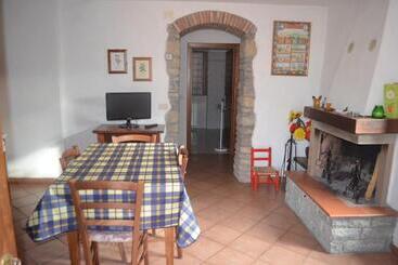 בית מלון כפרי Agriturismo Flora