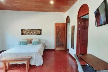 膳宿费 Casa Alice Marbella Lodge