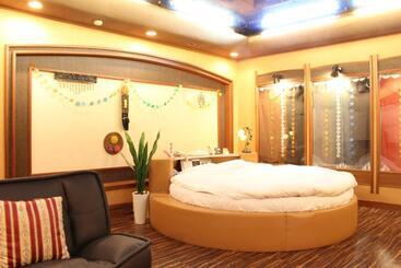 Отель Munakata Pal