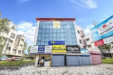 Fabhotel Sahara Inn
