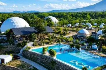Hotelli Farmko Glamping