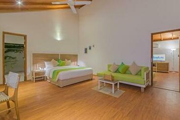 Innahura Maldives Resort