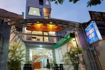 تختخواب و صبحانه Vip House Hoi An Homestay