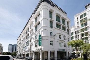 Oyo 892 Hotel Grand Nadia