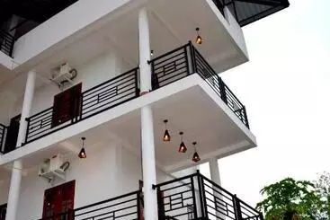 پانسیون Blue Sky Hotel Yala