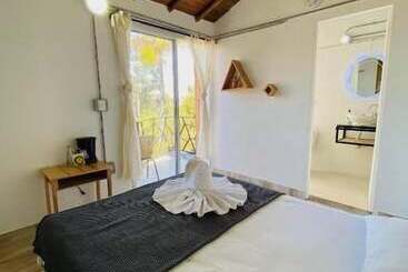 هتل La Madriguera