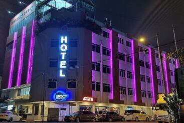 Riverview Hotel Muar