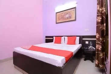 Oyo 33374 Hotel Kc