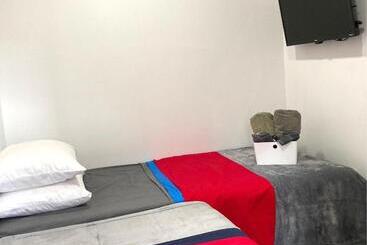 بنسيون Modern Guesthouse Ironbound Newark With Kitchen Fasttraintonyc Onestoptoairport