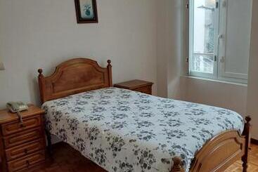 تختخواب و صبحانه Residencial Real Antiga Rosas