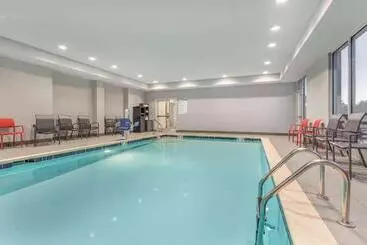 ホテル La Quinta Inn And Suites By Wyndham Bloomington