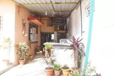 Hotel Oyo 29945 Sneha Lodge &
