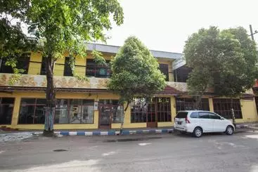 Hotel Reddoorz @ Panglima Sudirman Probolinggo