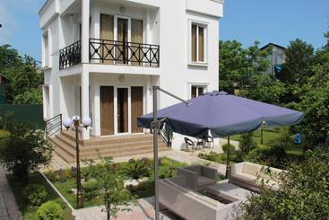 پانسیون Guest House Giorgi