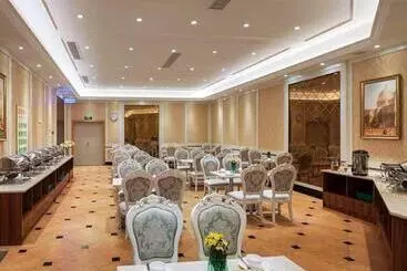 Vienna Hotel Dongguan Tangxia Garden Street