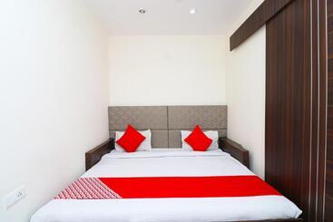 Oyo 27977 Hotel Ashiyana