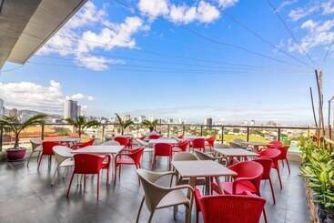 Hotel Reddoorz Plus @ Jones Avenue Cebu