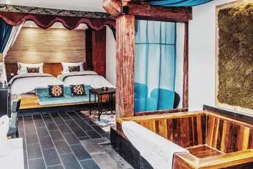 Hotel Shangri La Salloi Rustic Luxury