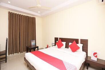 Apartamentos turísticos Oyo 22040 Hotel Central Plaza