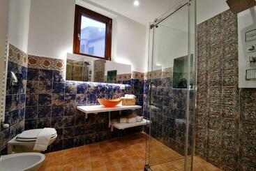 بنسيون Suiteinncentro Dimora Storica