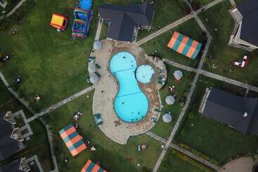 Hotel Stoni Athi Resort