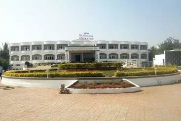 Hotel Shashinag Clarks Inn