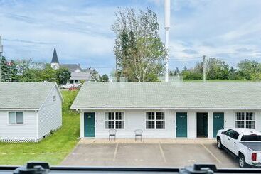Anne Shirley Motel & Cottages
