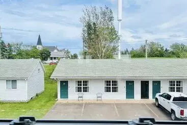 Anne Shirley Motel & Cottages