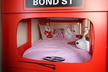 Отель The Winter Garden Suites